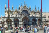 Нескучная Венеция. История и истории